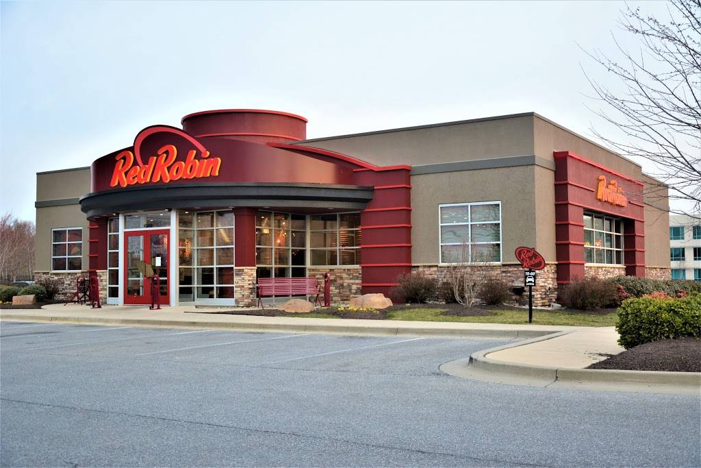 Red Robin Gourmet Burgers and Brews | restaurant | 45305 Abell House Ln, California, MD 20619, USA | 3018669090 OR +1 301-866-9090