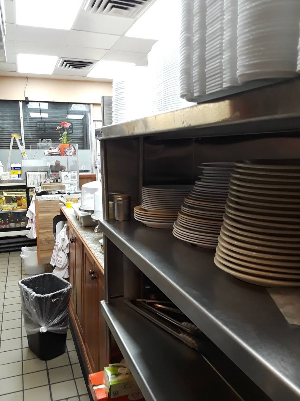 Dogs house (Best sunny diner) | restaurant | 2560 Germantown Ave, Philadelphia, PA 19133, USA | 2152231125 OR +1 215-223-1125