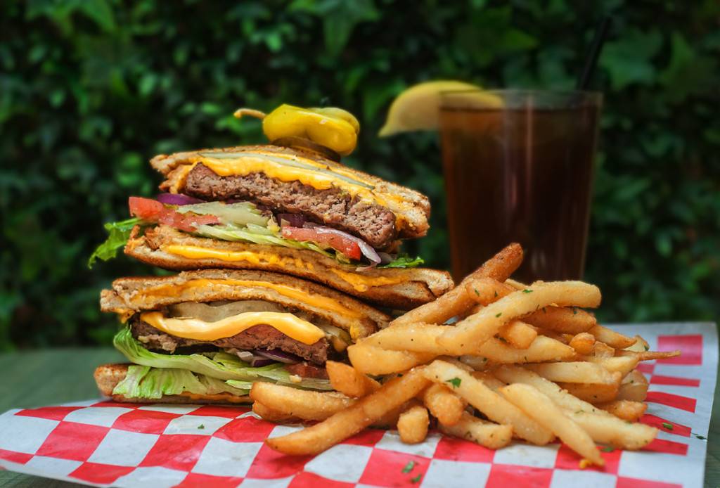 The IVY Tavern | restaurant | 5334 Lemmon Ave, Dallas, TX 75209, USA | 2145594424 OR +1 214-559-4424