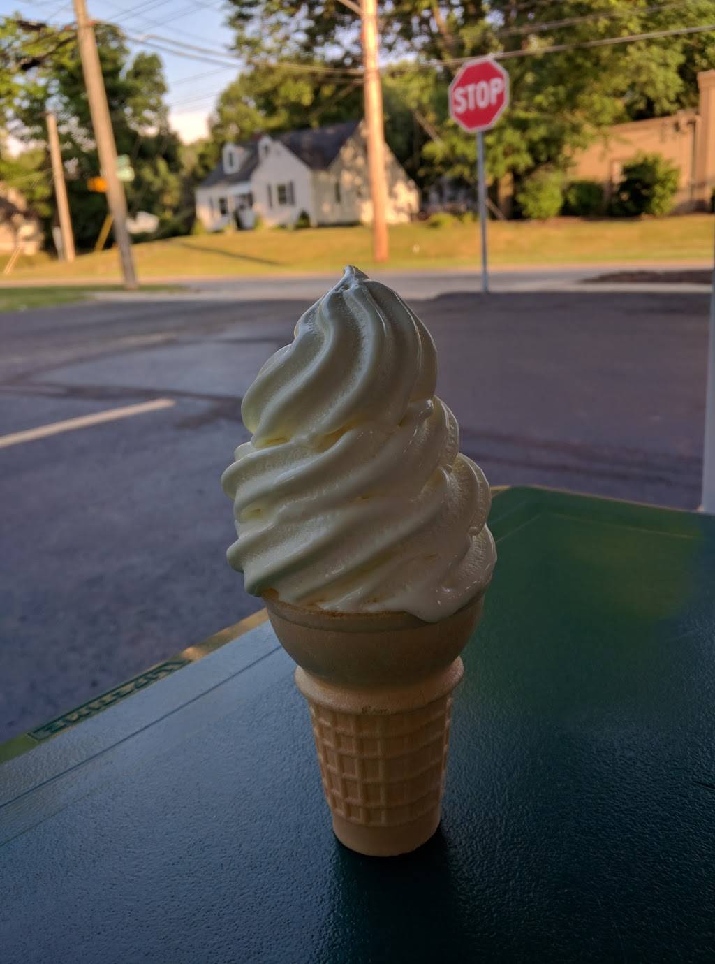 BK Rootbeer | restaurant | 737 Munroe Falls Ave, Cuyahoga Falls, OH 44221, USA | 3309223355 OR +1 330-922-3355