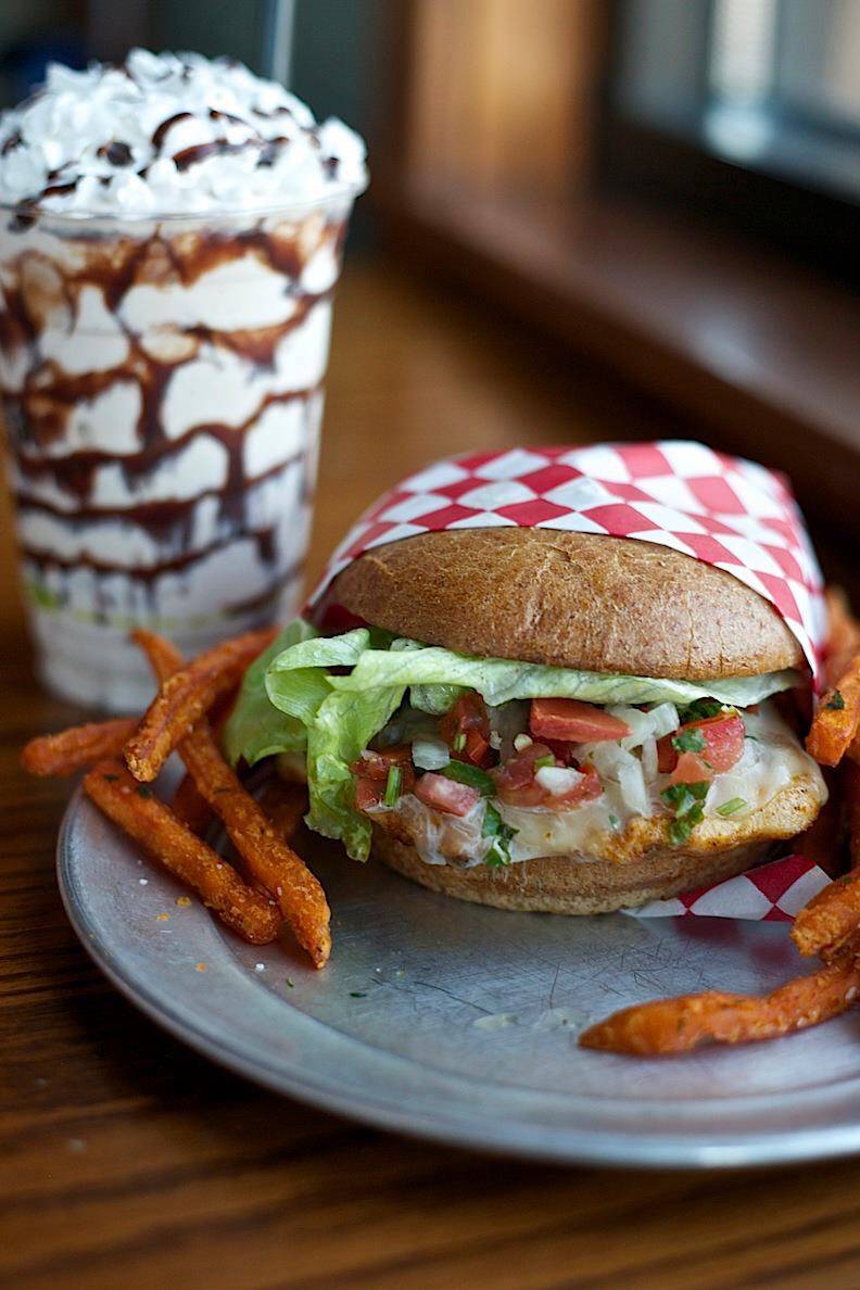 Burger Me! | restaurant | 6280 Sharlands Ave #101, Reno, NV 89523, USA | 7757379404 OR +1 775-737-9404