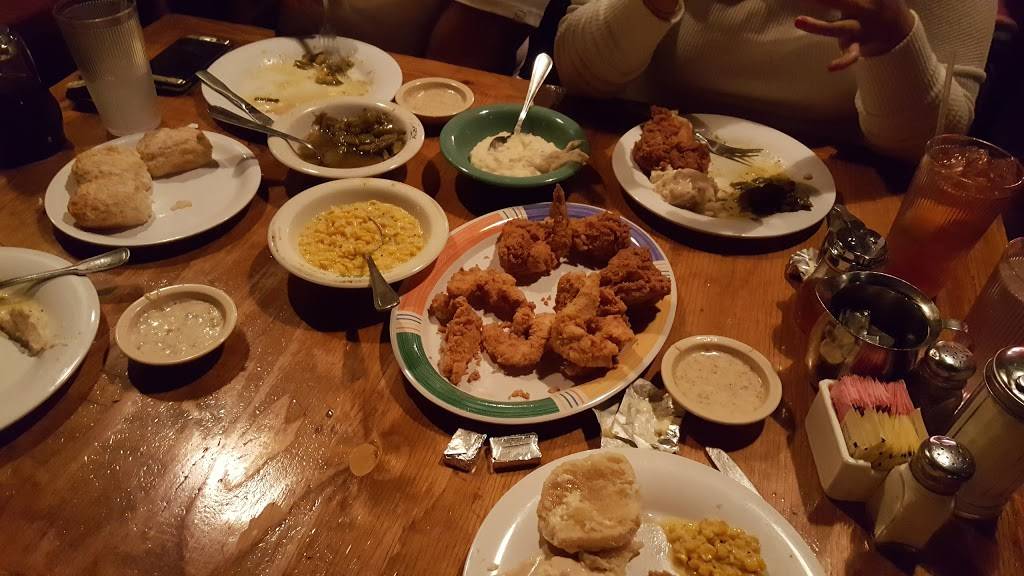 Babes Chicken Dinner House | restaurant | 230 N Center St, Arlington, TX 76011, USA | 8178010300 OR +1 817-801-0300