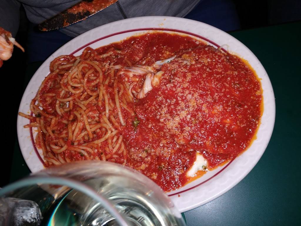 Josies | restaurant | 400 Main St, Scammon, KS 66773, USA | 6204798202 OR +1 620-479-8202