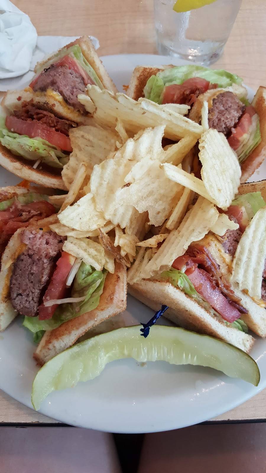 Ricks Grill | restaurant | 6380 Richmond Rd, Williamsburg, VA 23188, USA | 7572290045 OR +1 757-229-0045