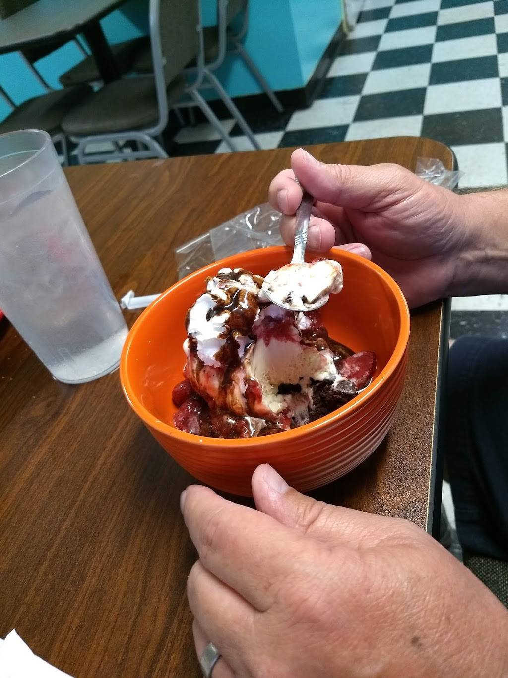 Our Place | restaurant | 5 W Prospect Rd, Fayetteville, TN 37334, USA | 9315579485 OR +1 931-557-9485