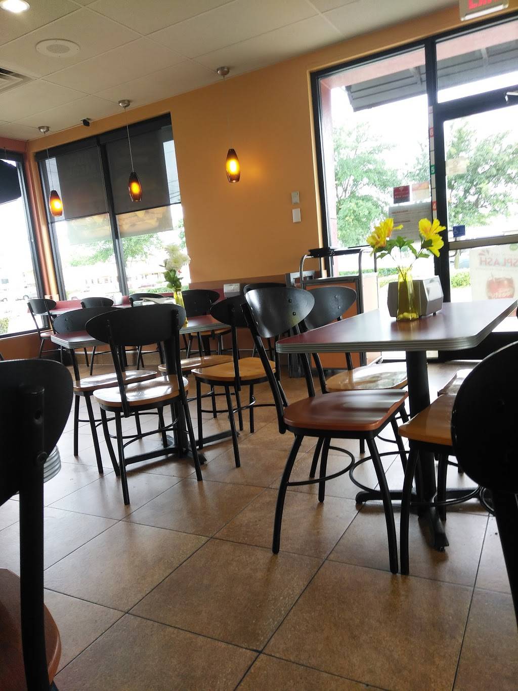 Jack in the Box | restaurant | 5550 Gulfton St, Houston, TX 77081, USA | 7132189671 OR +1 713-218-9671