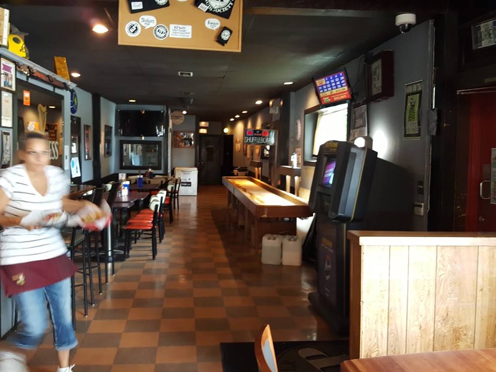 Korner Pub | restaurant | 1017 W Main St, Owosso, MI 48867, USA | 9897239843 OR +1 989-723-9843