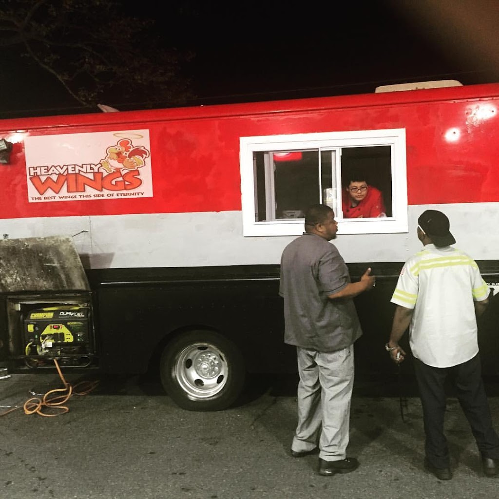 Heavenly Wings | restaurant | 161 Defense Hwy, Annapolis, MD 21401, USA | 3012738986 OR +1 301-273-8986