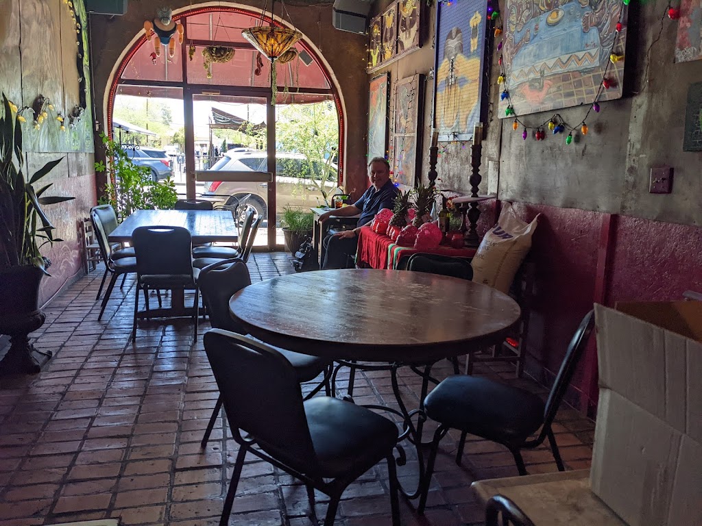 Martins Comida Chingona | restaurant | 557 N 4th Ave, Tucson, AZ 85705, USA | 5208847909 OR +1 520-884-7909