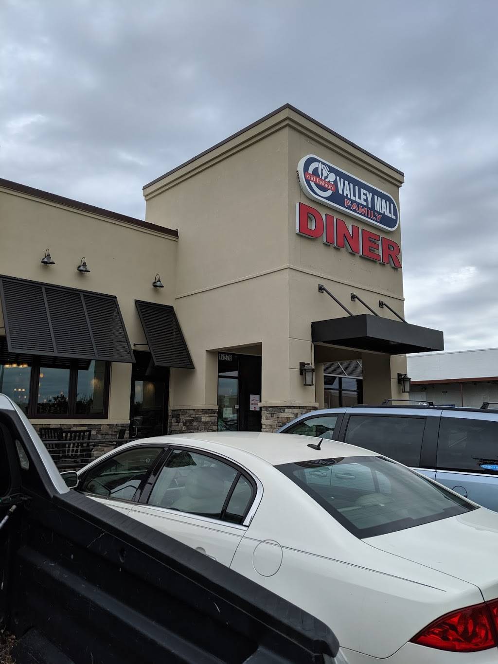Valley Mall Family Diner | restaurant | 17276 Valley Mall Rd, Hagerstown, MD 21740, USA | 2402672238 OR +1 240-267-2238