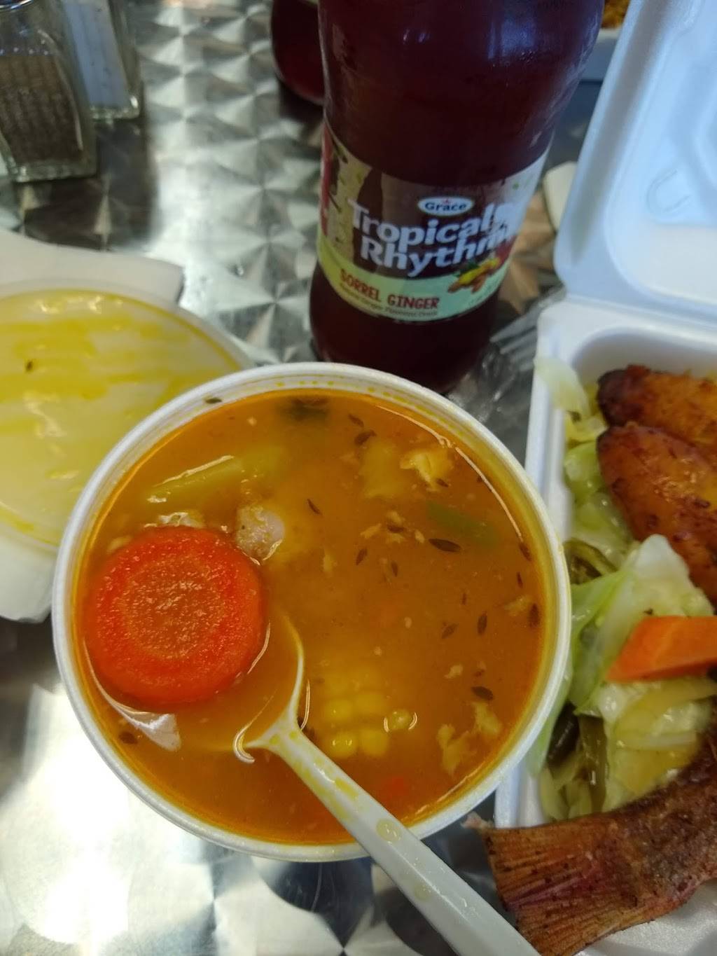 Golden Krust Caribbean Bakery & Grill | restaurant | 1020 FL-50, Clermont, FL 34711, USA | 3527085515 OR +1 352-708-5515