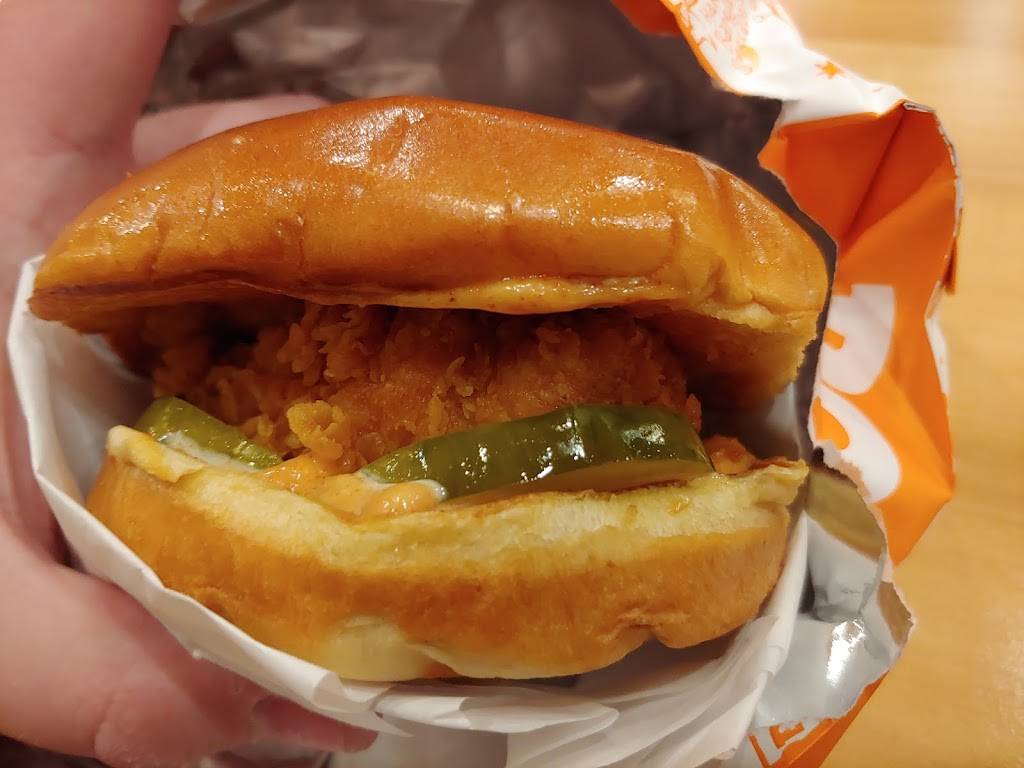 Popeyes Louisiana Kitchen | restaurant | 3541 St Rose Pkwy, Henderson, NV 89052, USA | 7022093580 OR +1 702-209-3580