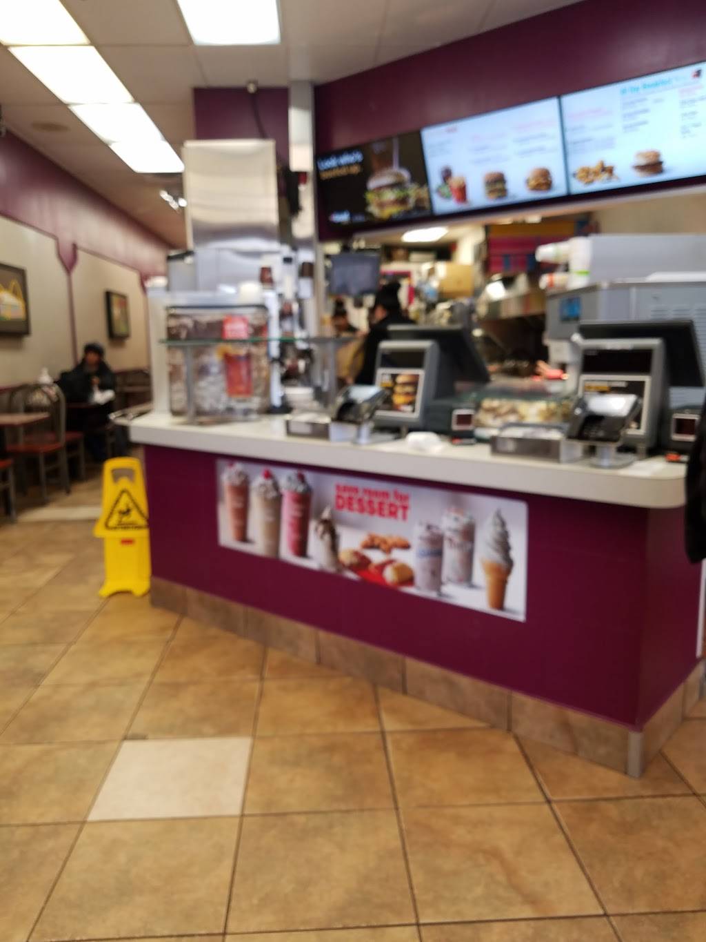 McDonalds | cafe | 5005 Columbia Pike, Arlington, VA 22204, USA | 7038209042 OR +1 703-820-9042