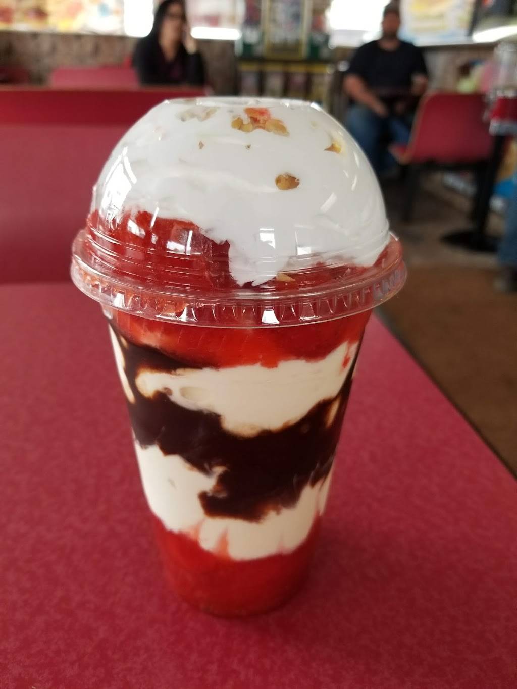 Sno-White Drive In | restaurant | 141 W Inyo Ave, Tulare, CA 93274, USA | 5596861801 OR +1 559-686-1801