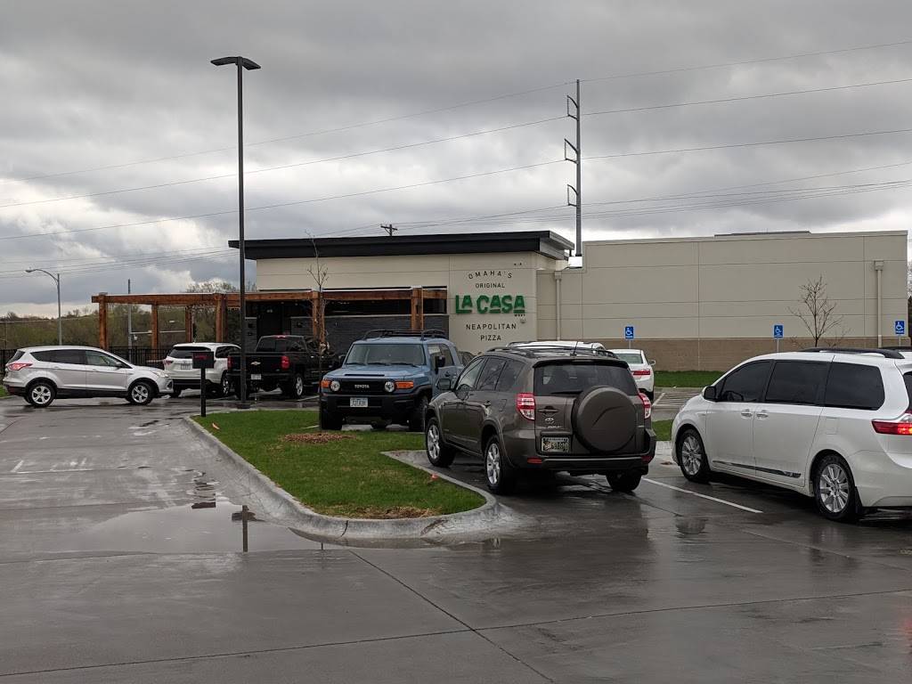 La Casa Pizzaria West at Pacific Springs | restaurant | 610 S 168th St, Omaha, NE 68118, USA | 4025066868 OR +1 402-506-6868