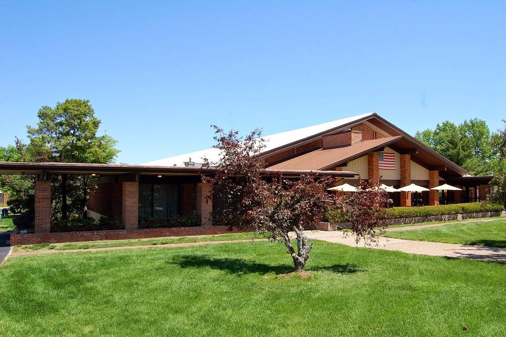Creve Coeur Racquet Club | restaurant | 12691 Conway Rd, Creve Coeur, MO 63141, USA | 3144340344 OR +1 314-434-0344