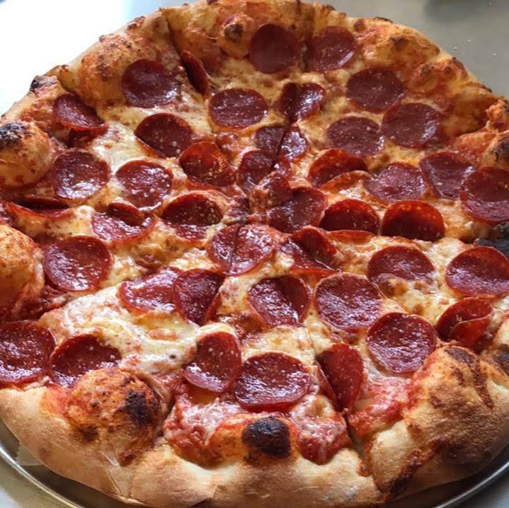 Round the Corner Eatery & Pizzeria | restaurant | 2033 Saxonburg Blvd, Tarentum, PA 15084, United States | 7242651350 OR +1 724-265-1350