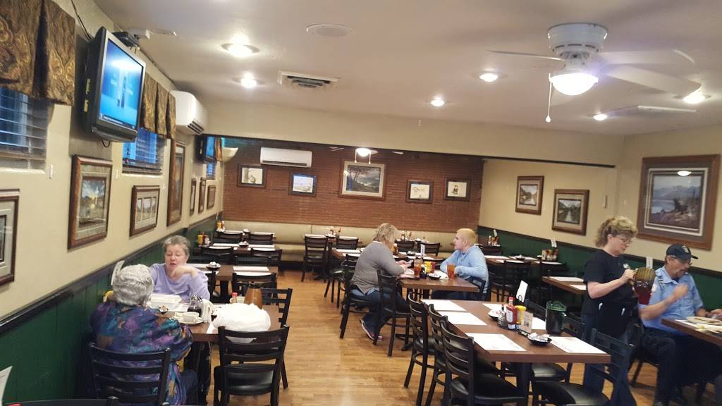 Clydes Restaurant | restaurant | 2107 S Main St, Waynesville, NC 28786, USA | 8284569135 OR +1 828-456-9135