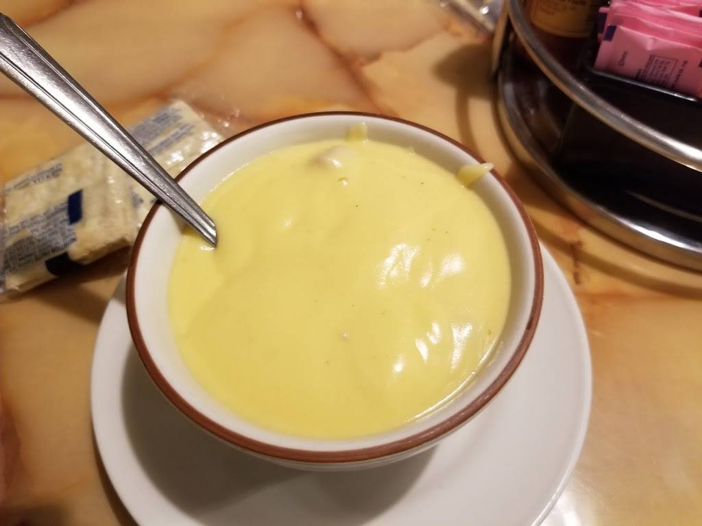 Town & Country Restaurant | restaurant | 17 N Ayer St, Harvard, IL 60033, USA | 8159436606 OR +1 815-943-6606