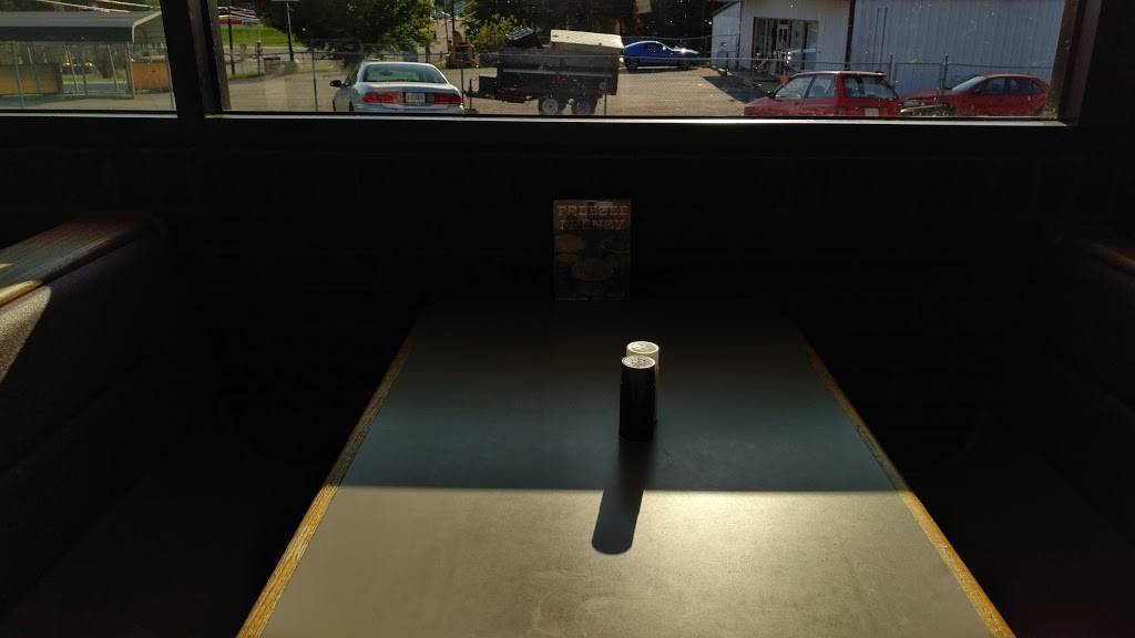 Tastee Freez | restaurant | 104 W 2nd St, Chase City, VA 23924, USA | 4343722424 OR +1 434-372-2424