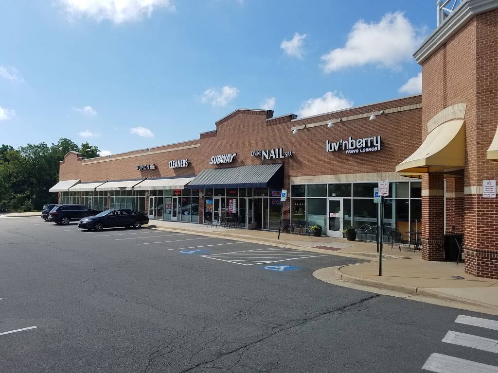 Subway | restaurant | 653 Potomac Station Dr, Leesburg, VA 20176, USA | 7037376937 OR +1 703-737-6937