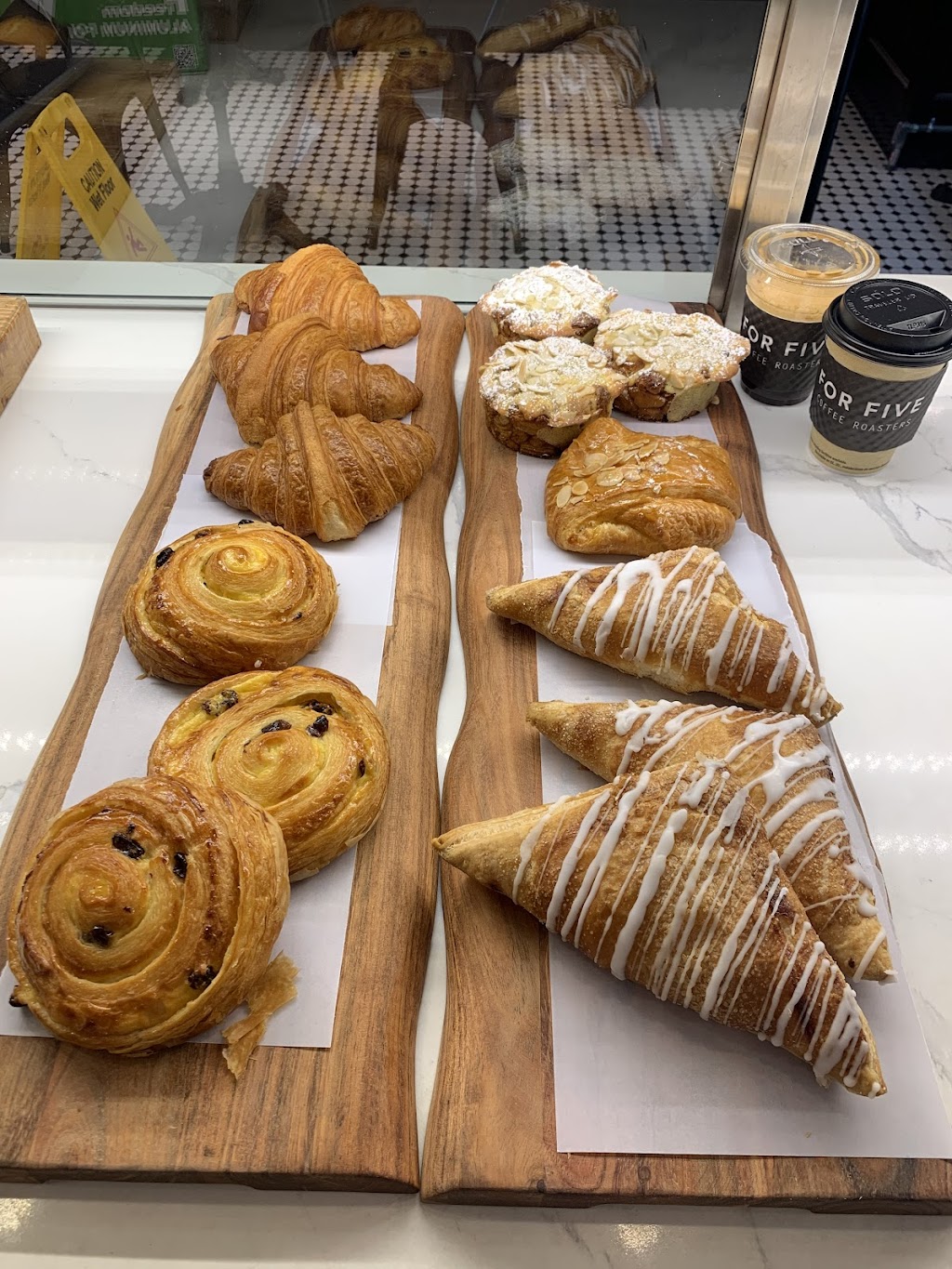 Sforno Pizza & Cafe | cafe | 2393 Broadway, New York, NY 10024, USA | 6465901269 OR +1 646-590-1269