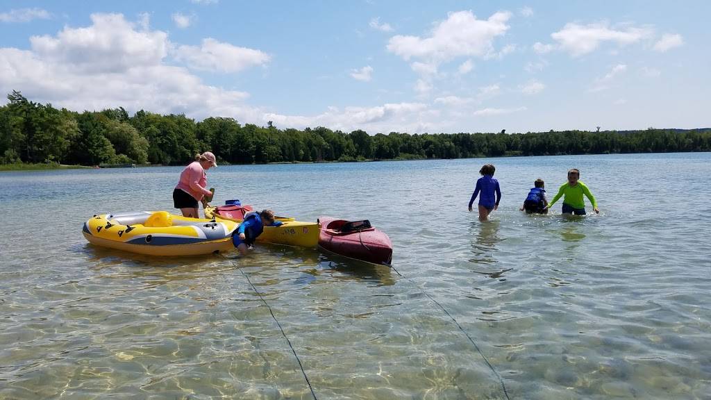 Riverside Canoe Trips | restaurant | 5042 N Scenic Hwy, Honor, MI 49640, USA | 2313255622 OR +1 231-325-5622