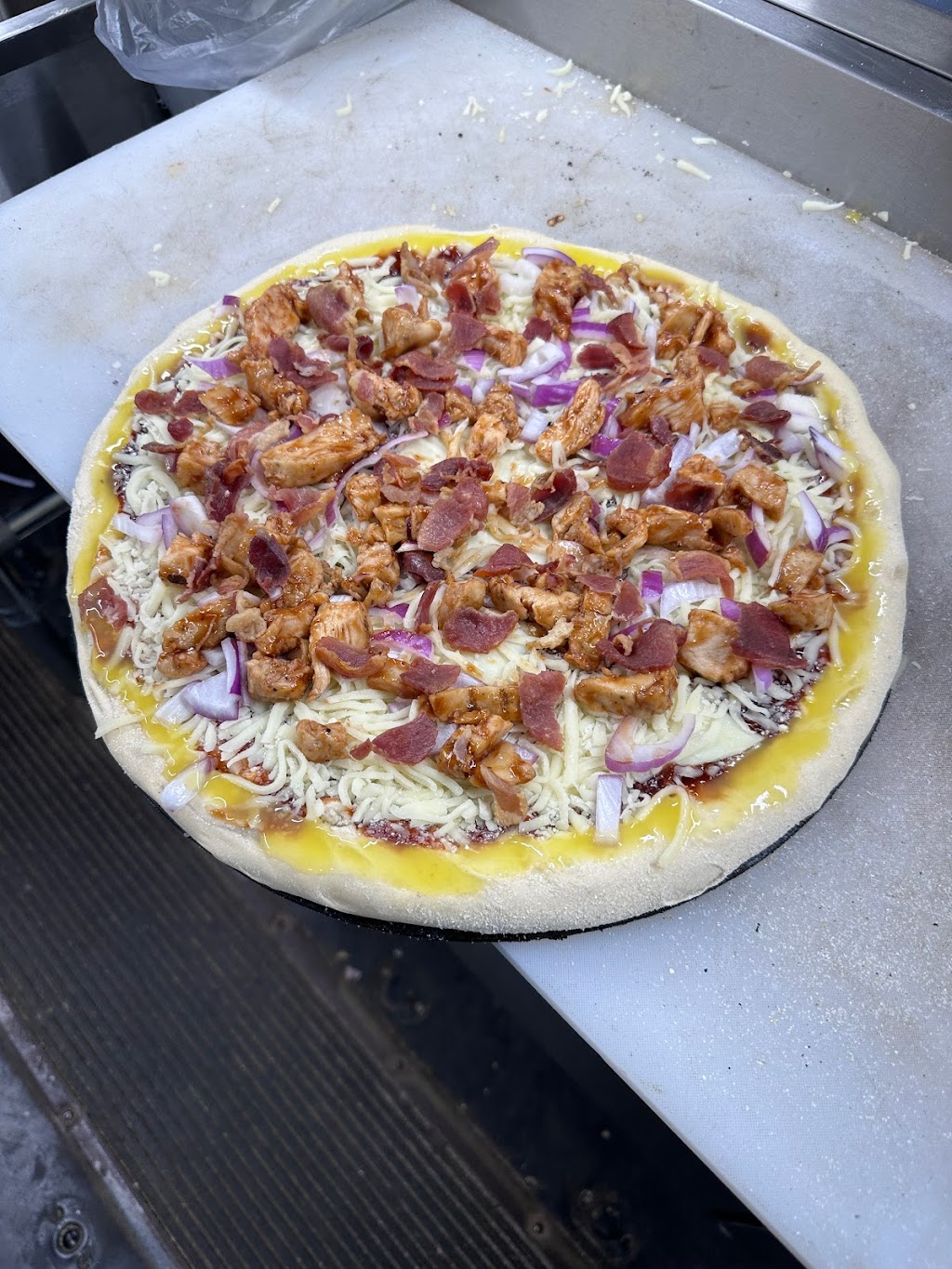 Rock-N-Roll Pizza Bus | restaurant | 106 Black Mountain Ave, Black Mountain, NC 28711, USA | 8289007606 OR +1 828-900-7606