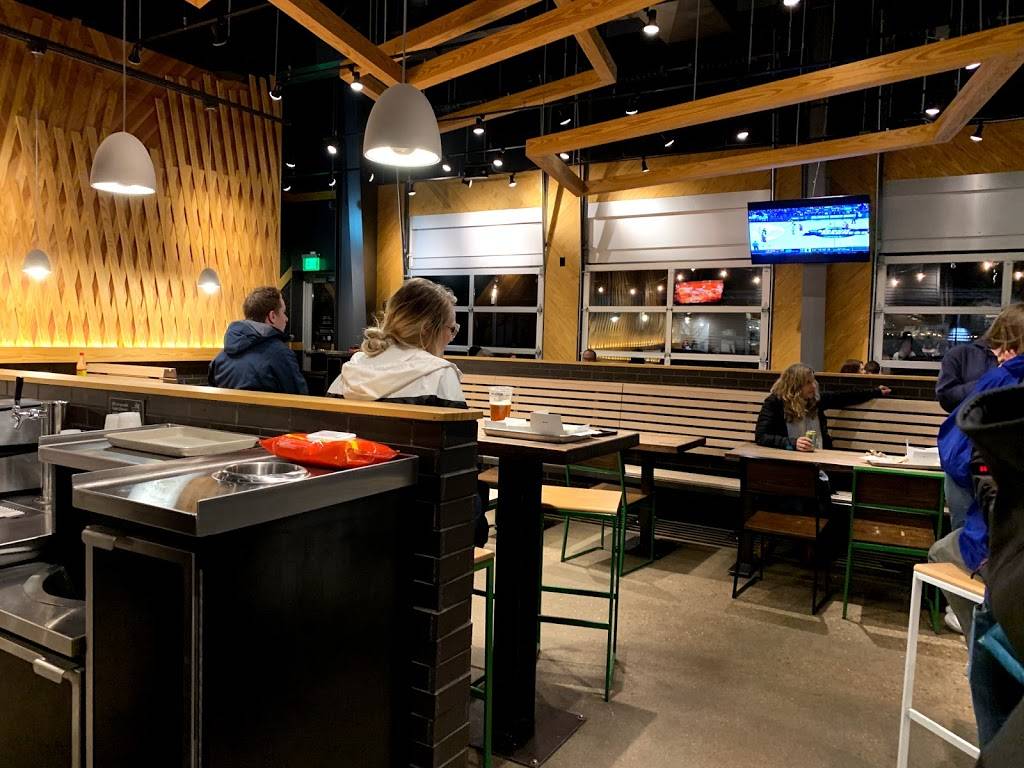 Shake Shack | restaurant | 2995 Larimer St, Denver, CO 80205, USA | 7205438609 OR +1 720-543-8609