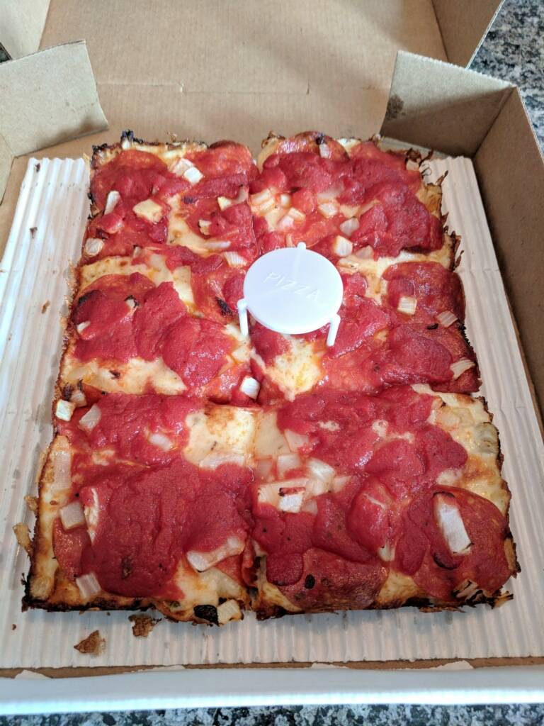 Cloverleaf Pizza | restaurant | 13411 15 Mile Rd, Sterling Heights, MI 48312, USA | 5862649700 OR +1 586-264-9700