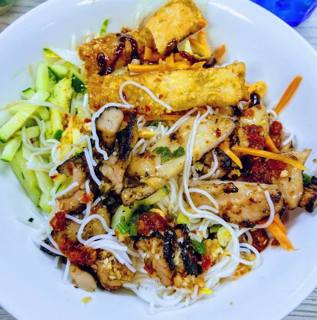 Lá Me | restaurant | 9780 Walnut St #140, Dallas, TX 75243, USA | 9726698515 OR +1 972-669-8515