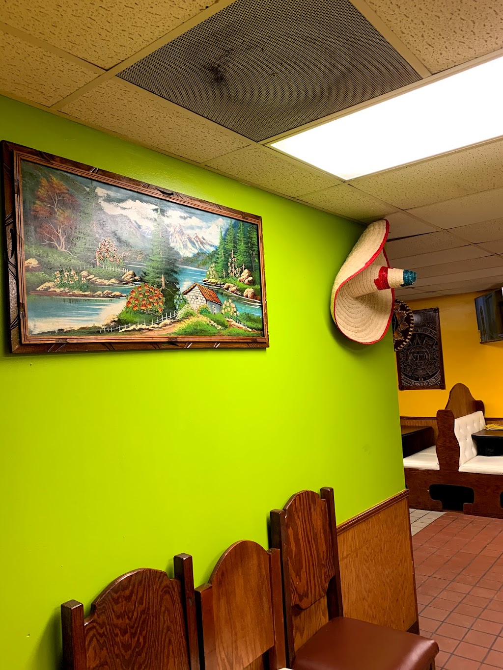 El Azteca Mexican Grill | restaurant | 1462 Main St, Sneedville, TN 37869, USA | 4239735066 OR +1 423-973-5066