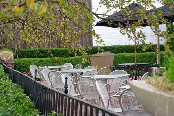 Georgetown | restaurant | 18515 Detroit Rd, Lakewood, OH 44107, USA | 2162213500 OR +1 216-221-3500