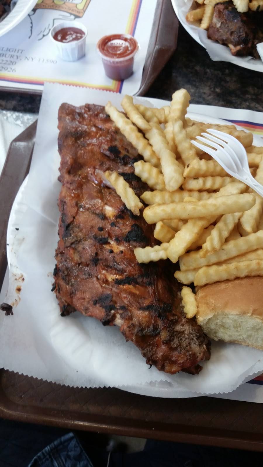 Chicken Delight | meal takeaway | 476 Maple Ave, Westbury, NY 11590, USA | 5163342220 OR +1 516-334-2220