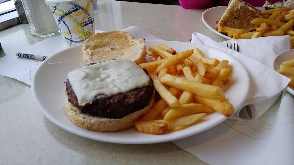 Blue Sky Diner | restaurant | 273 Ferry Blvd, Stratford, CT 06615, USA | 4752824400 OR +1 475-282-4400