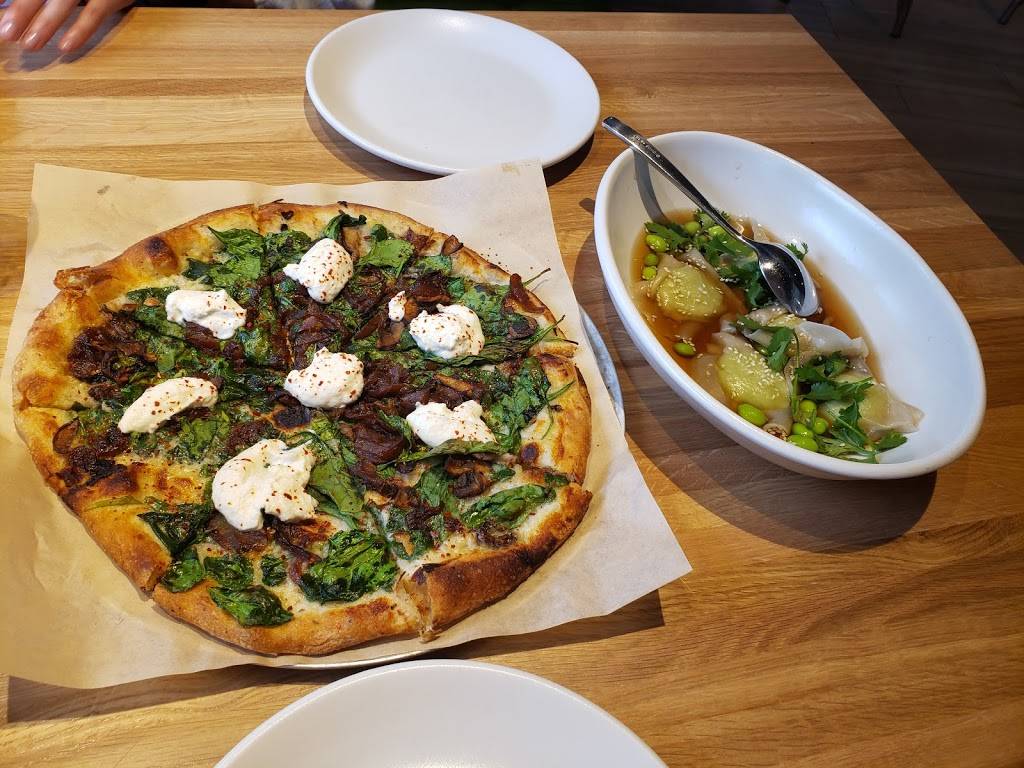 True Food Kitchen | restaurant | 4749 Pennsylvania Ave, Kansas City, MO 64112, USA | 8169314947 OR +1 816-931-4947