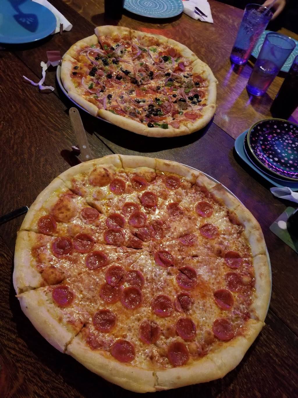 Two Guys Pizza & Ribs | restaurant | 1307 7th Ave E, Hendersonville, NC 28792, USA | 8286936755 OR +1 828-693-6755