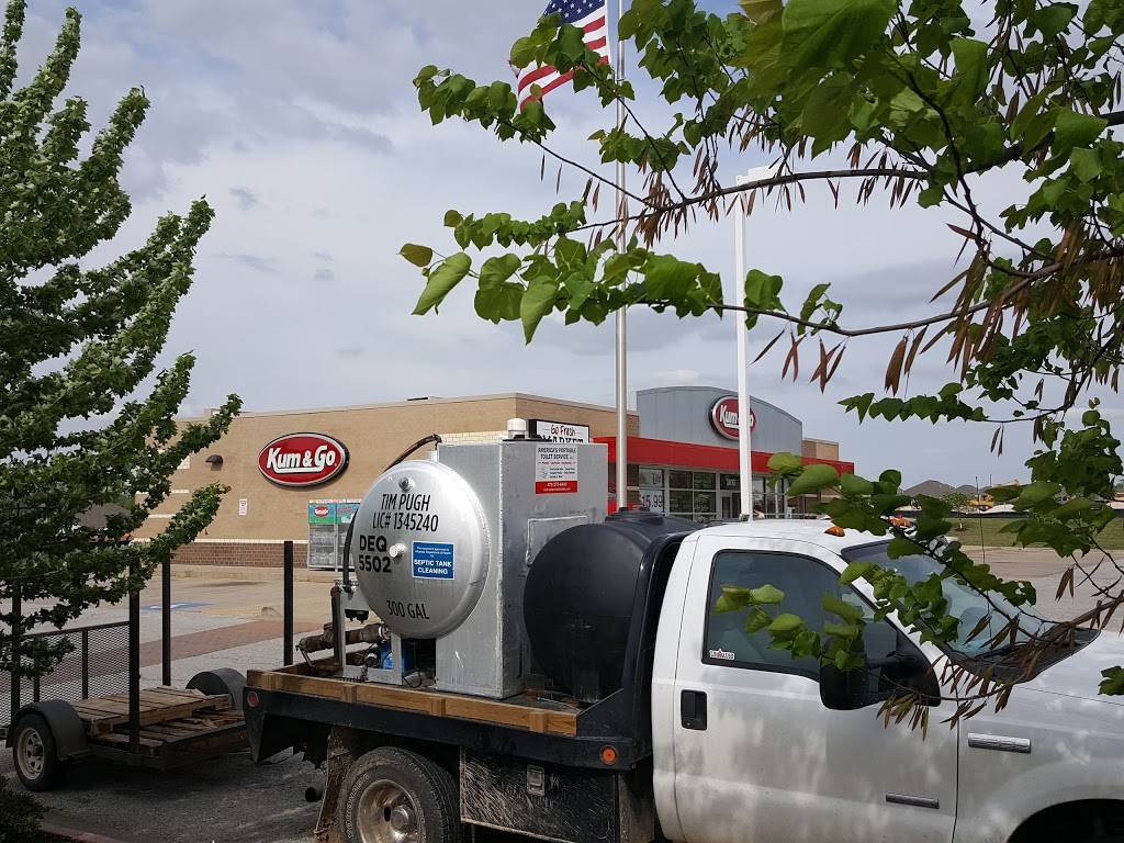 Kum & Go | meal takeaway | 3610 SW Regional Airport Blvd, Bentonville, AR 72712, USA | 4792543759 OR +1 479-254-3759