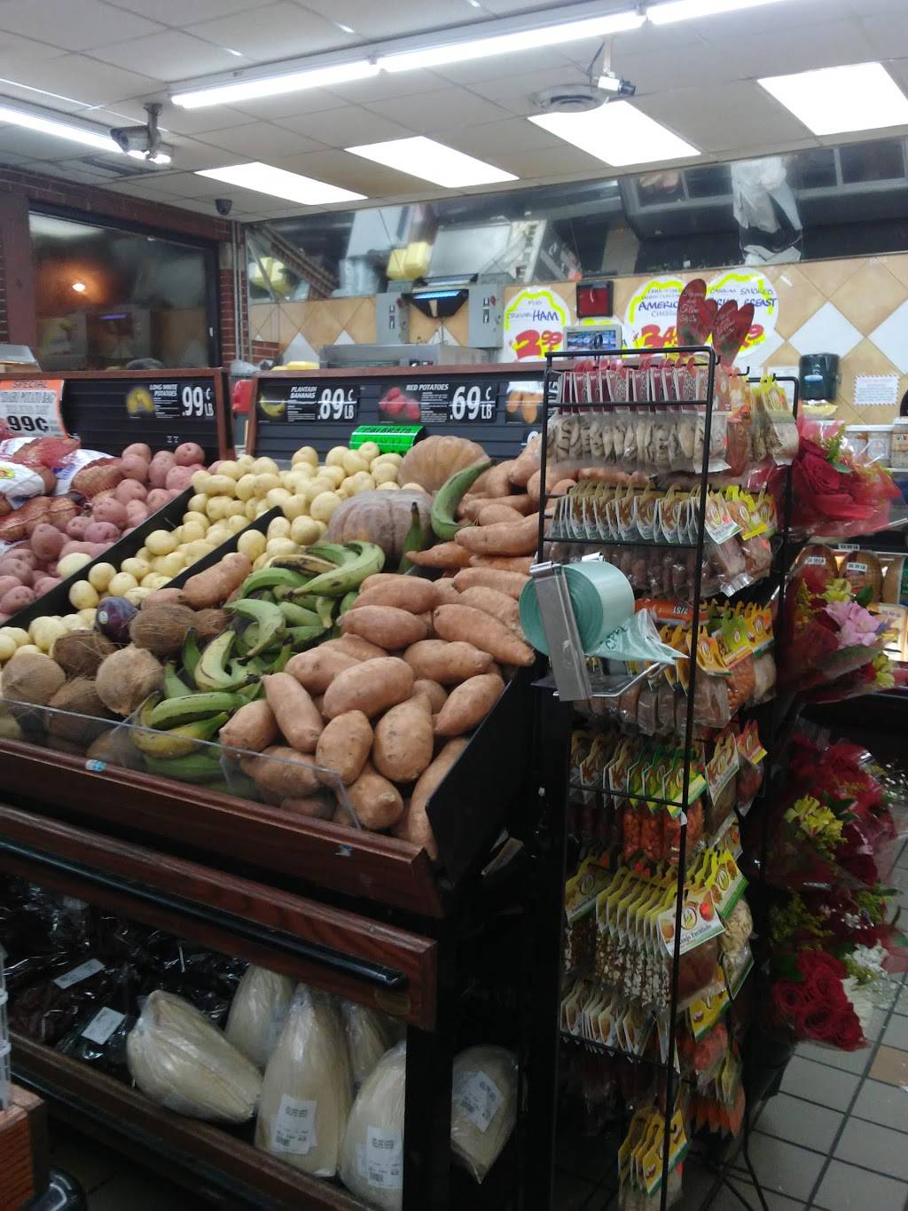 La Chiquita Supermarket | restaurant | 3555 W 26th St, Chicago, IL 60623, USA | 7735220950 OR +1 773-522-0950