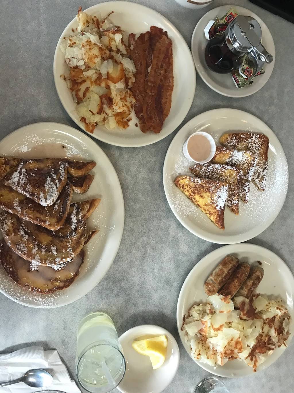 Nicks Family Restaurant | restaurant | 34610 Lakeshore Blvd, Eastlake, OH 44095, USA | 4409423770 OR +1 440-942-3770