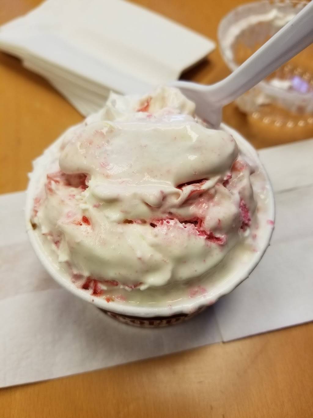 Cold Stone Creamery | bakery | 880 Capital Centre Blvd Ste C, Largo, MD 20774, USA | 3013243888 OR +1 301-324-3888