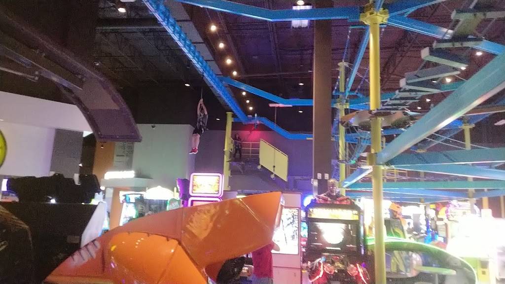 Main Event Entertainment | restaurant | 2575 Pratum Ave, Hoffman Estates, IL 60192, USA | 8476451111 OR +1 847-645-1111