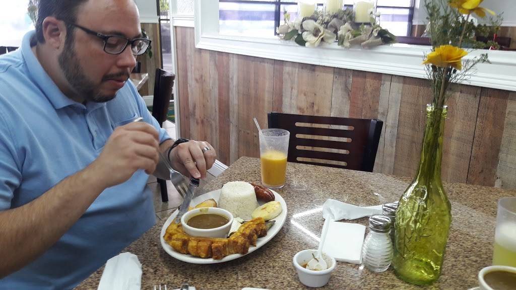 El Embajador Colombiano | restaurant | 7532 N Armenia Ave, Tampa, FL 33604, USA | 8139322629 OR +1 813-932-2629