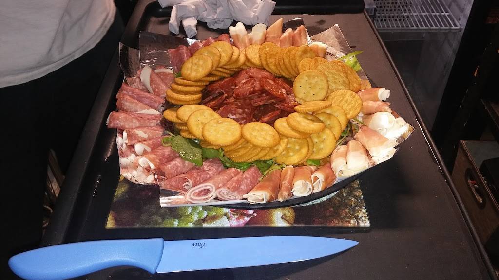 Tiki Island | restaurant | 225 Ellis St, Staten Island, NY 10307, USA | 7189481903 OR +1 718-948-1903