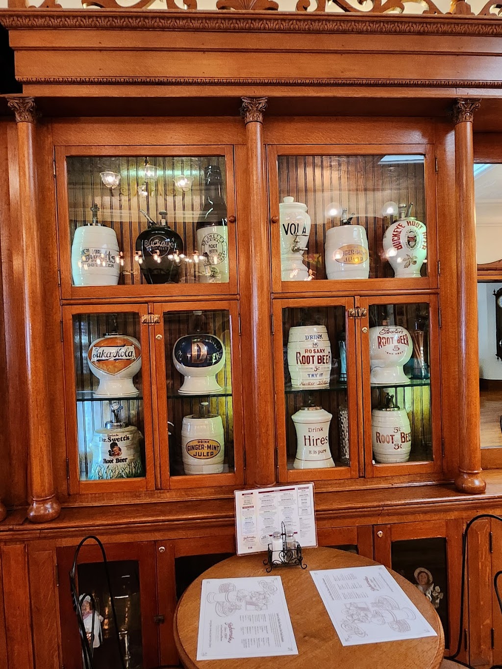 Zaharakos | restaurant | 329 Washington St, Columbus, IN 47201, USA | 8123781900 OR +1 812-378-1900