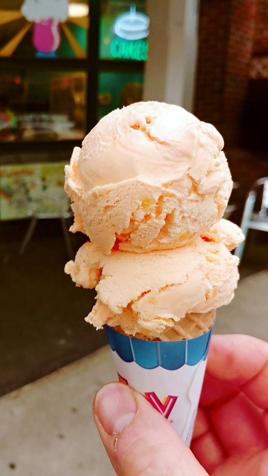 Whats the Scoop | restaurant | 410 Main St, Metuchen, NJ 08840, USA | 7325485900 OR +1 732-548-5900