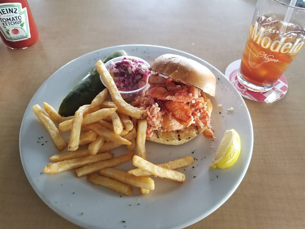 Knapps Landing | restaurant | 520 Sniffens Ln, Stratford, CT 06615, USA | 2033785999 OR +1 203-378-5999