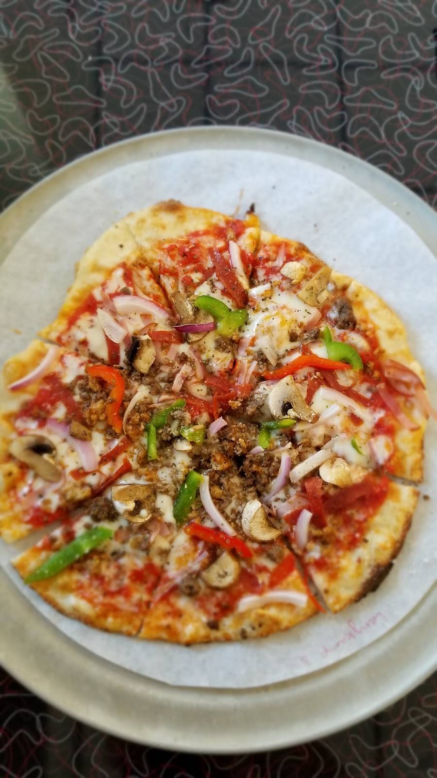 Magoos Pizza | restaurant | 1875 University Ave, Dubuque, IA 52001, USA | 5638450604 OR +1 563-845-0604