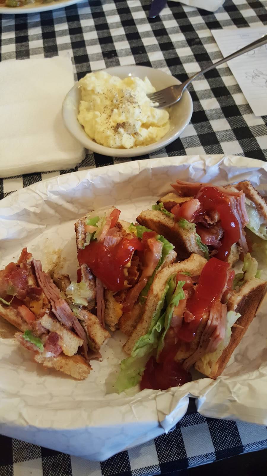 Corner Pantry | restaurant | 801 Foreman Dr, Lafayette, LA 70506, USA | 3379811658 OR +1 337-981-1658