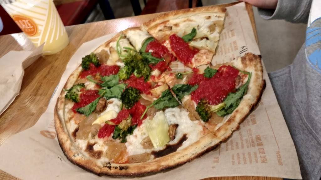 Blaze Pizza | meal takeaway | 5712 W Touhy Ave, Niles, IL 60714, USA | 8472649262 OR +1 847-264-9262
